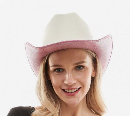 Pick your exclusive Barbie cowboy hat, show your unique personality and start a wonderful adventure.
