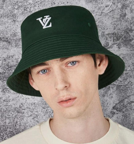 The Bucket Hat Comeback: A Guide to Wearing This Trendy Throwback插图1