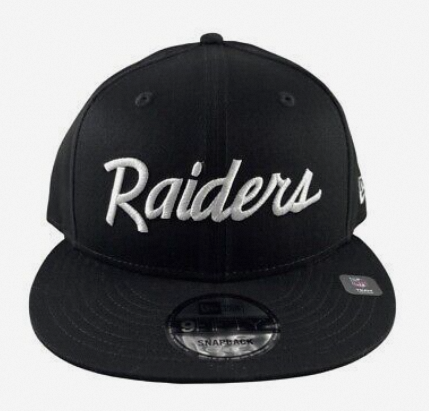 Representing the Raiders: A Guide to LA Raiders Hat插图2
