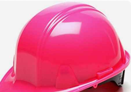 Pink Construction Hat: Safety and Style on the Construction Site插图1