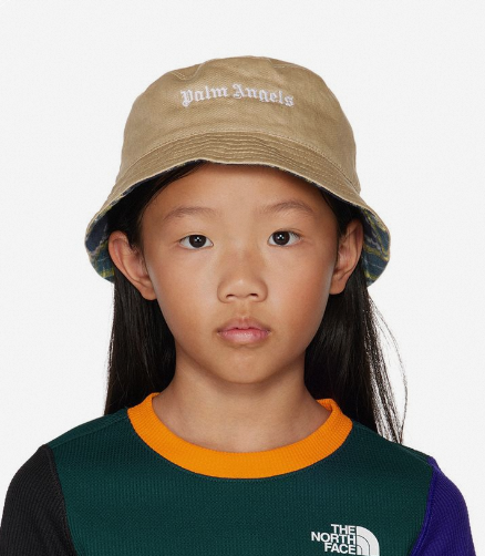 Palm Angels Bucket Hat: A must-have for street trends插图1