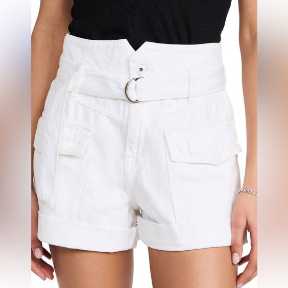 Versatile tops for white shorts