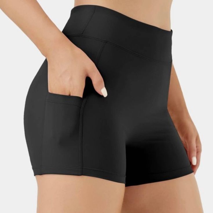 Beyond the Gym: How to Style Yoga Shorts for Everyday Wear插图4