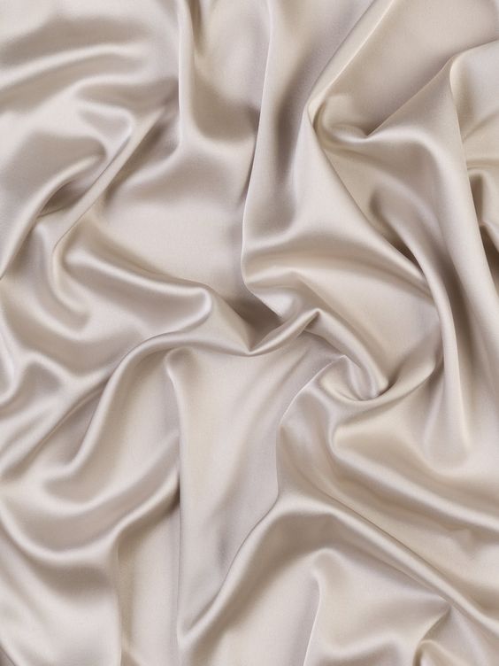 Satin Fabric: The Luxurious Material for All Occasions插图4