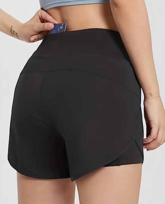Loose, breathable sports shorts