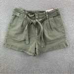 Styling ideas for green shorts.