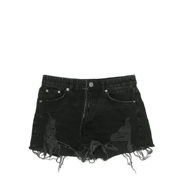 Fray denim shorts.