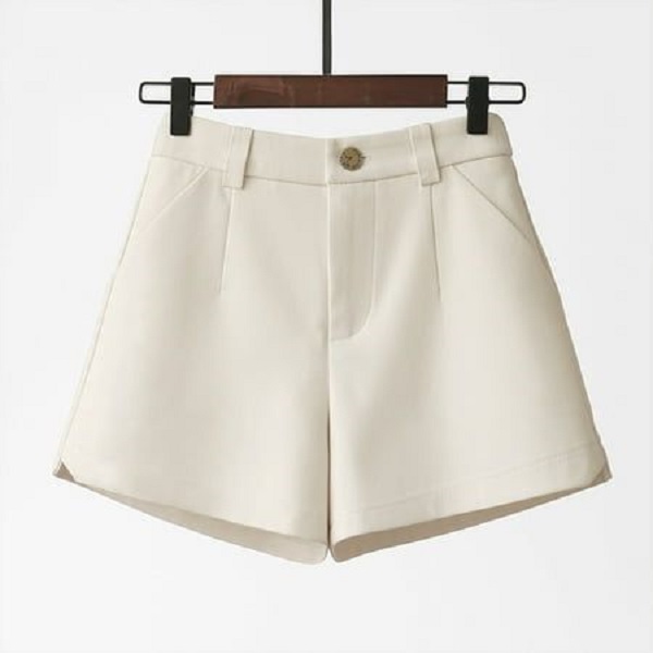 Fold dress shorts.