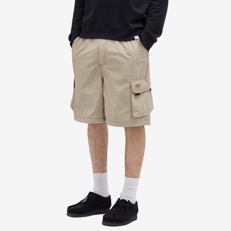 Men's shorts folding.